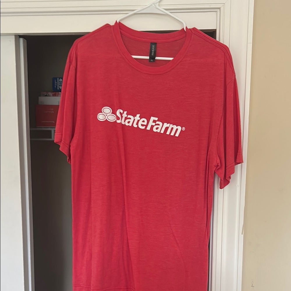 Red Men's Short Sleeve Tee